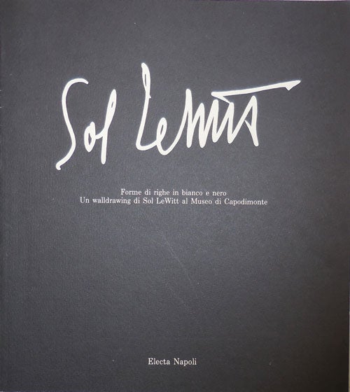 Item #12419 Sol Lewitt; Forme di righe in bianco e nero Un walldrawing di Sol Lewitt al Museo di Capodimonte. Sol Art - Lewitt.